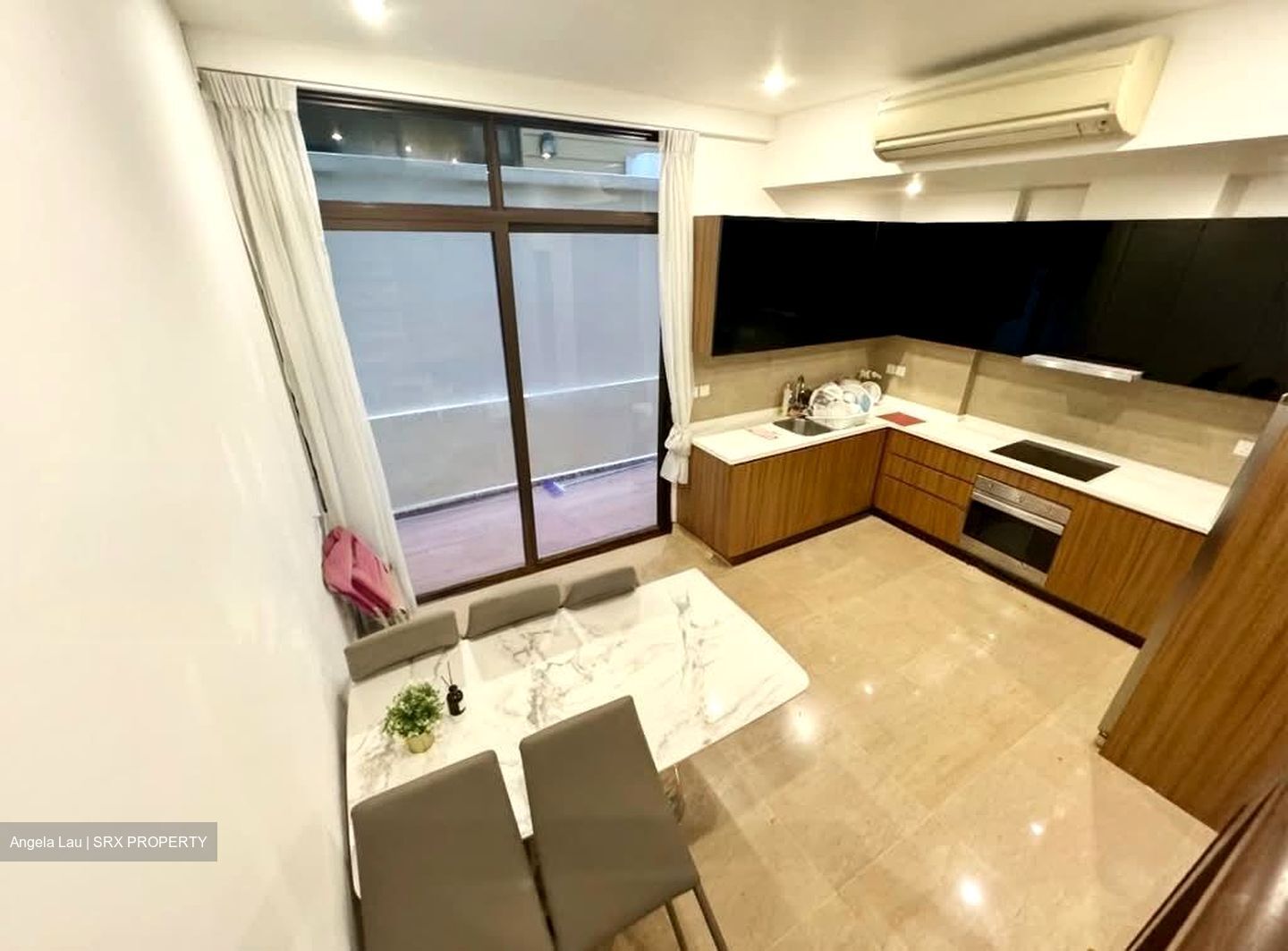 Holland Link (D10), Terrace #588726131